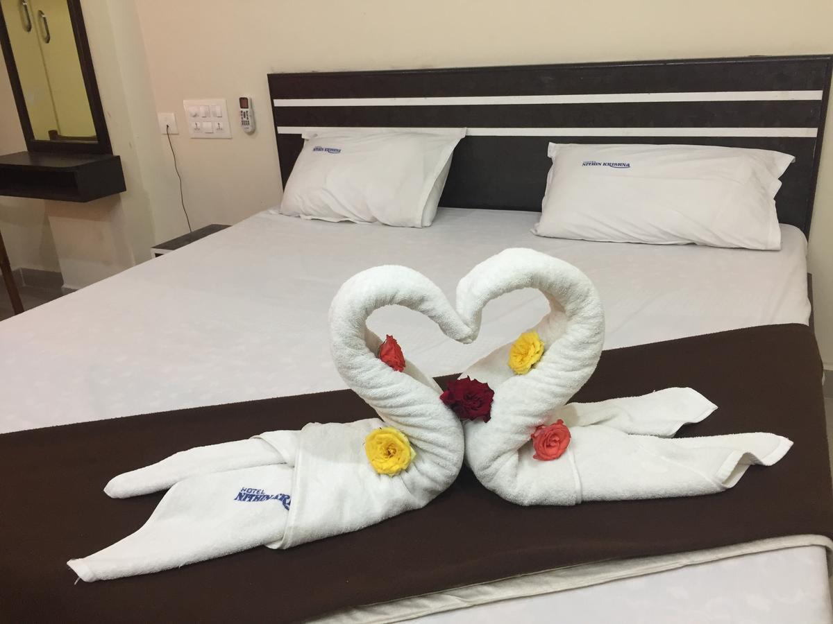 Hotel Nithin Krishna Tirupati Ngoại thất bức ảnh