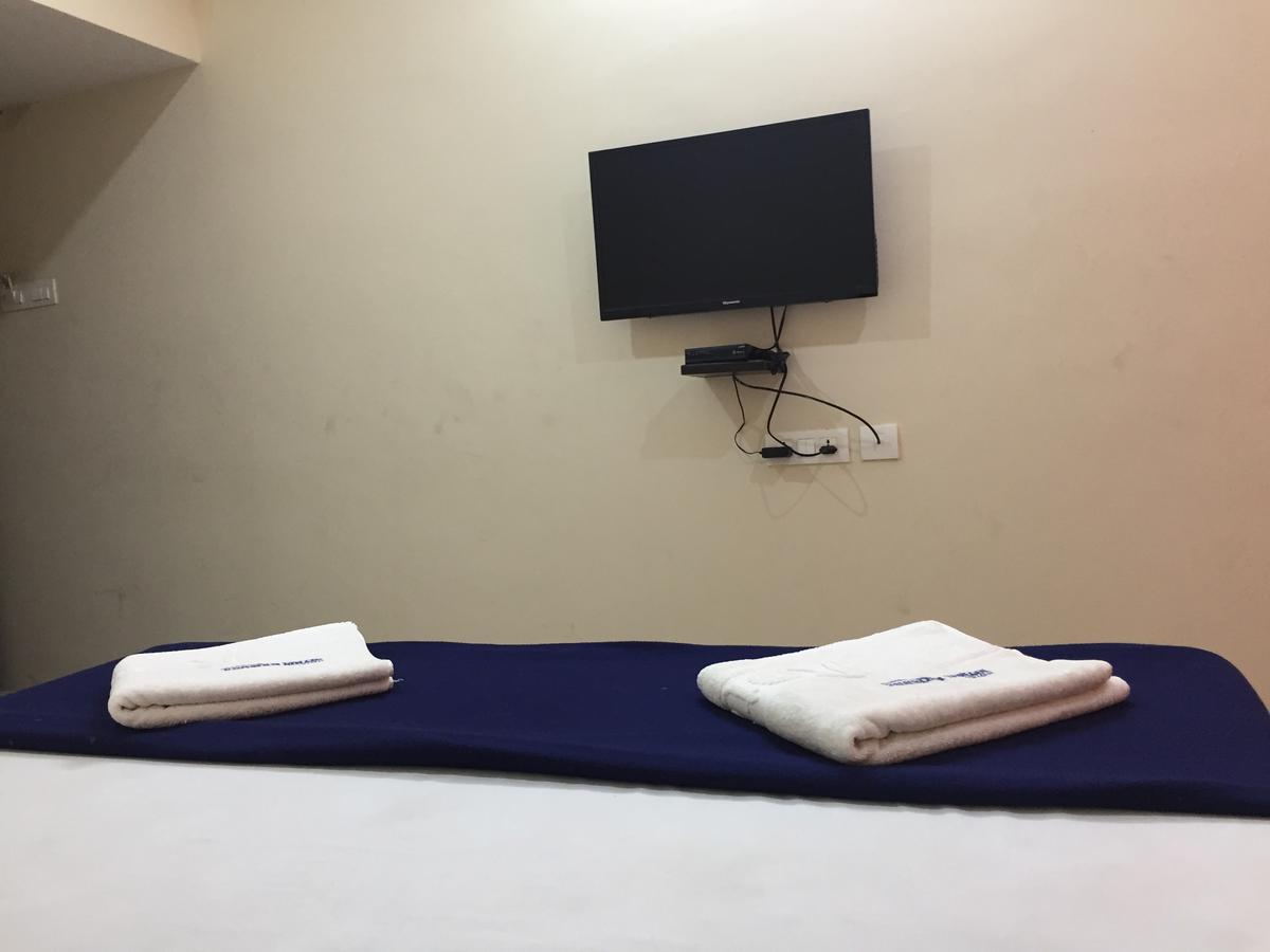 Hotel Nithin Krishna Tirupati Ngoại thất bức ảnh